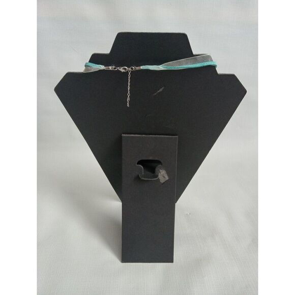 Silver Toned Metal Gecko Lizard Double Strand Blue Ribbon Chain Pendant Necklace - Picture 2 of 9